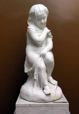 Неизвестный французский скульптор н. XIX в. "Девочка под вуалью"